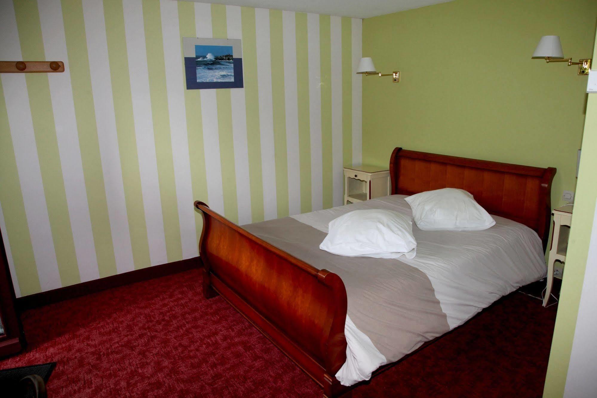 La Demeure Du Perron Hotell Quettehou Eksteriør bilde